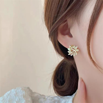 Needle Petal Earrings